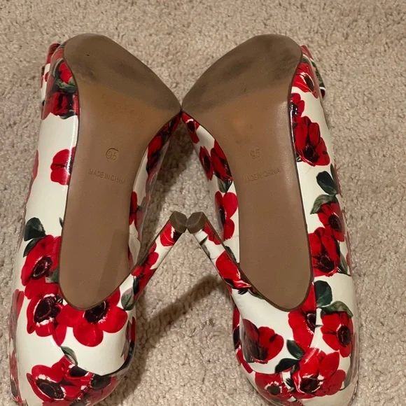 Betsey Johnson Heels Women 9.5 Shoes Red White Floral Print Prince Pumps Bow - Picture 8 of 8